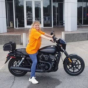 Meet your Posher, Sherry